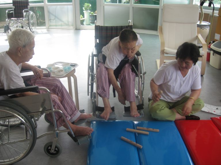 흥겨운 윷놀이 프로그램